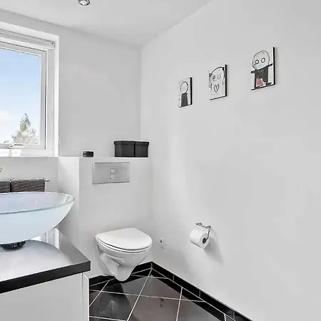 Beautiful In With House Sea View Holiday home