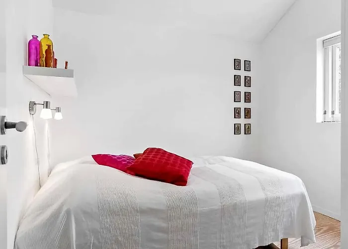 Feriehus 3 Bedroom Lovely In