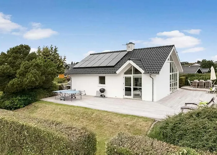 3 Bedroom Lovely In * Hejls